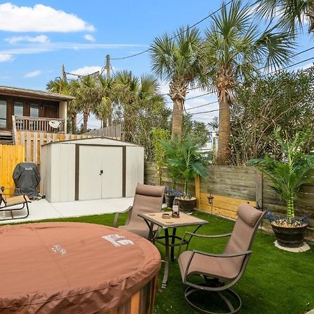 Pet Friendly Townhome With Gulf Views And Hot Tub Right Across From Beach And Schooners Panama City Beach Exterior photo