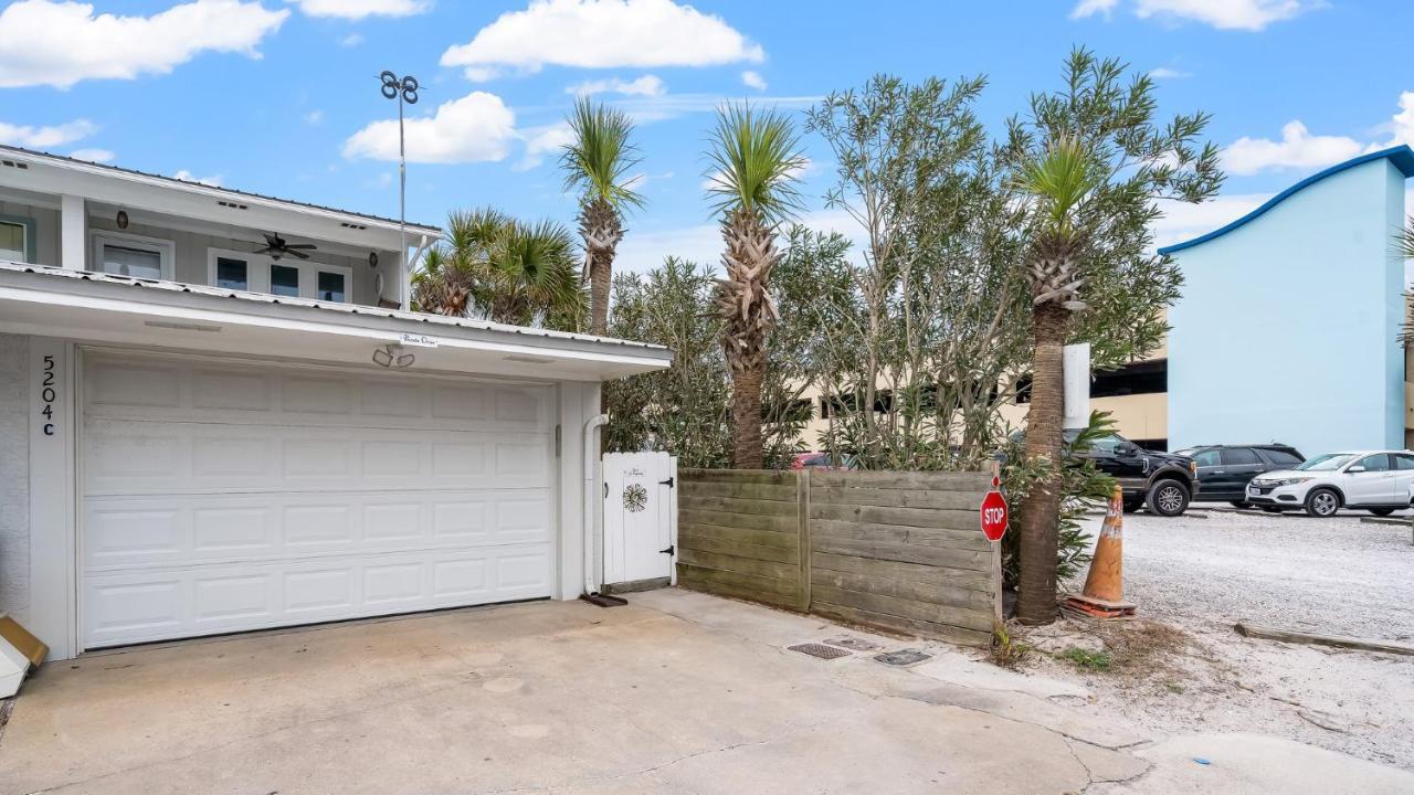 Pet Friendly Townhome With Gulf Views And Hot Tub Right Across From Beach And Schooners Panama City Beach Exterior photo